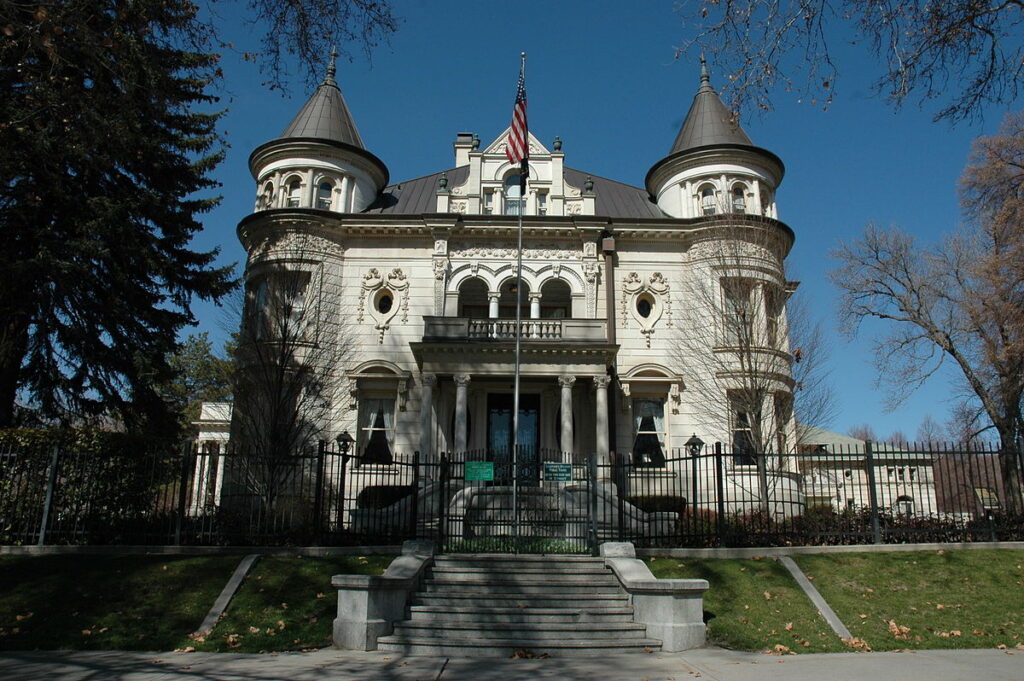 Take a Tour of the Temple Historic District