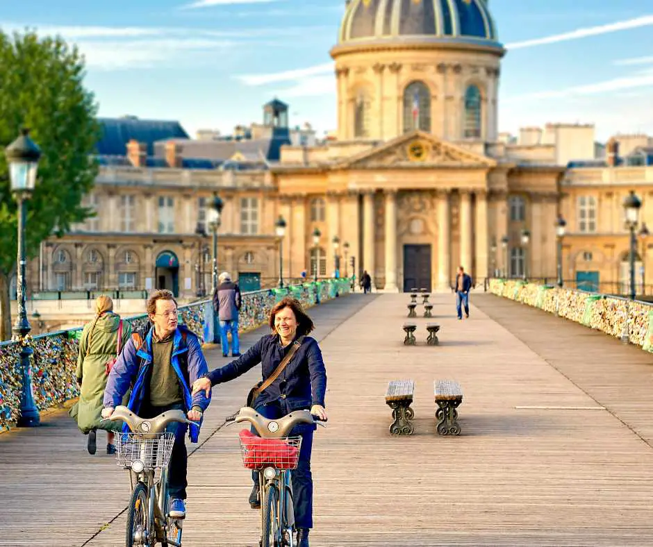Take a couples' bike ride along the Seine